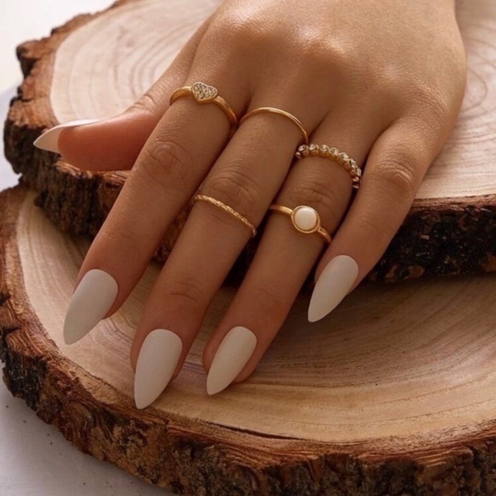 3/$30 💛 Dainty Ring Set